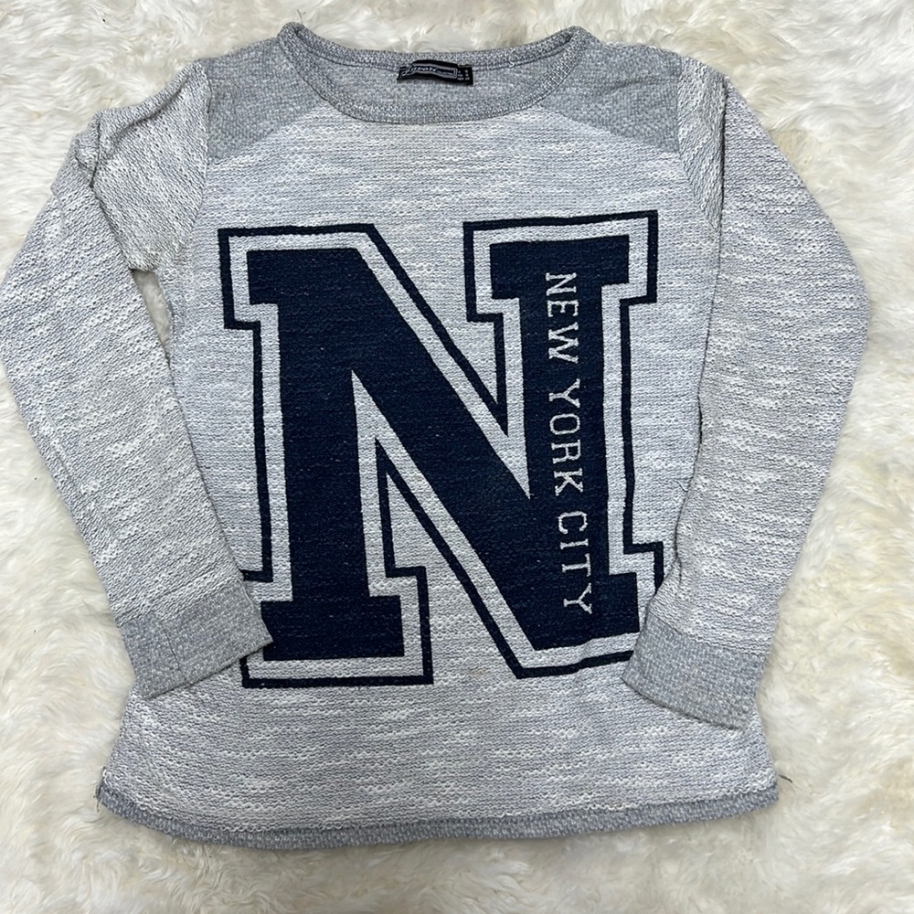 EUC - Womens XS/S New York City "N" Gray Sweatshirt